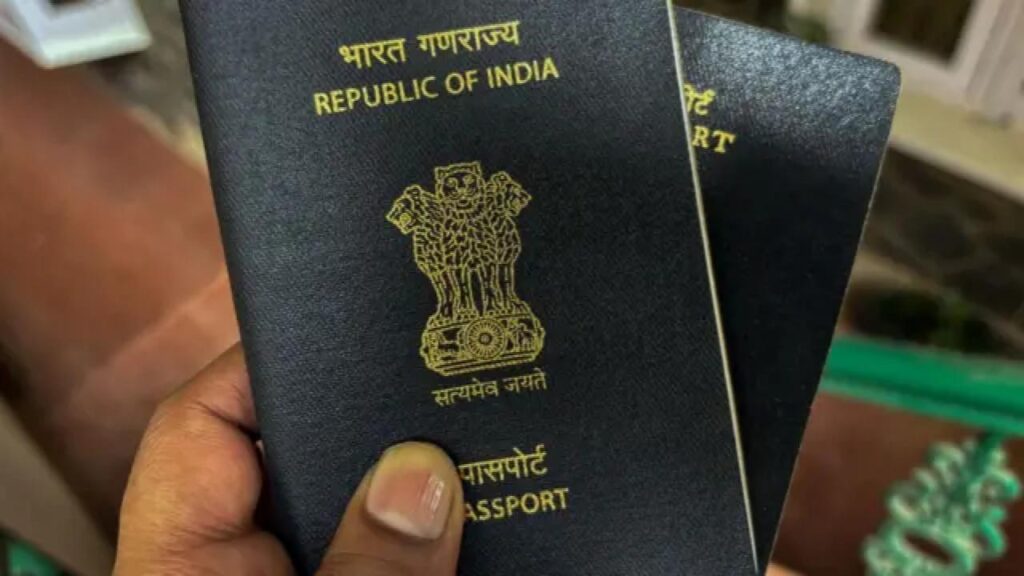 Indian Passport: दुनिया में बजा भारतीय पासपोर्ट का डंका! रैंकिंग में मारी लंबी छलांग, पाकिस्तान की हालत खराब।