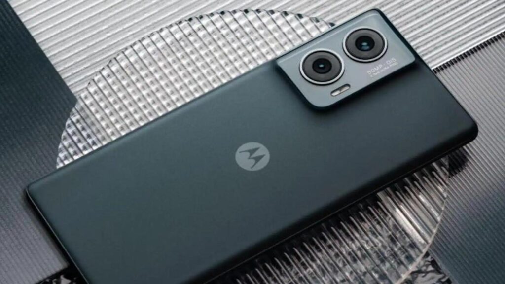 Motorola का वाटरप्रूफ फोन हुआ बेहद सस्ता! रिपब्लिक डील में मिल रही अब तक की सबसे बड़ी छूट 